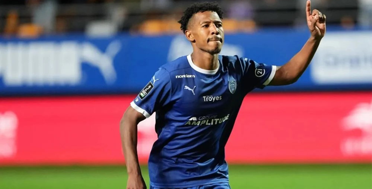 Le Marocain Tawfik Bentayeb propulse l’ESTAC en tête du classement – Aujourd’hui le Maroc Le Marocain Tawfik Bentayeb propulse l’ESTAC en tête du classement – Aujourd’hui le Maroc